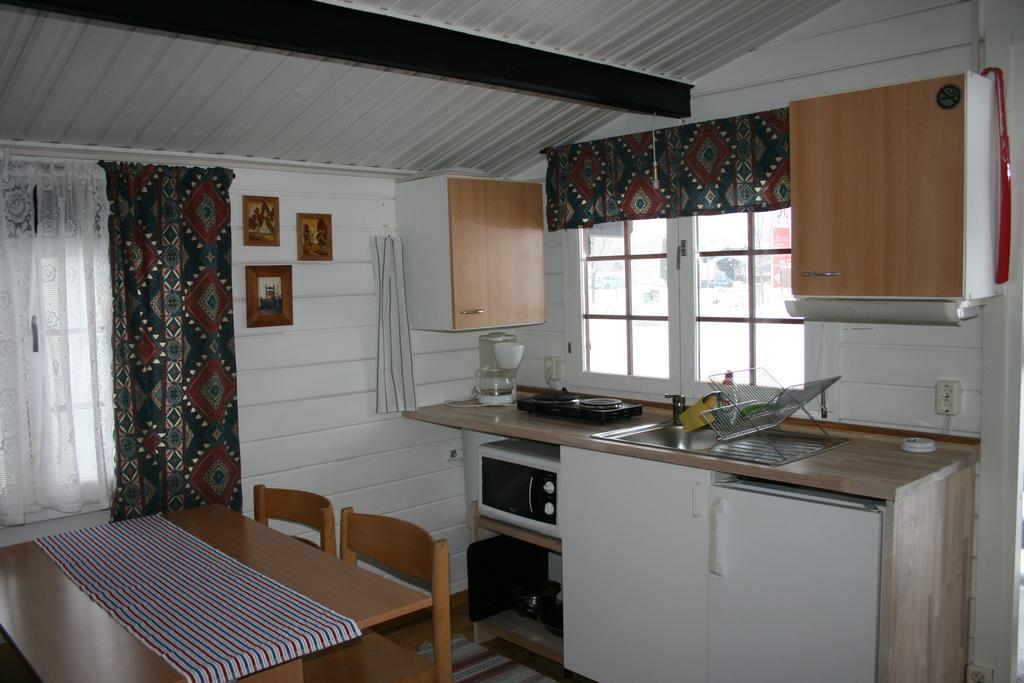 Smedens Stugby Villa Smedjebacken Buitenkant foto